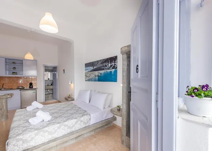 Santorininy Perissa (Santorini)