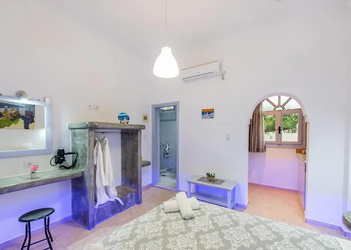 Santorininy Hotel Perissa (Santorini)